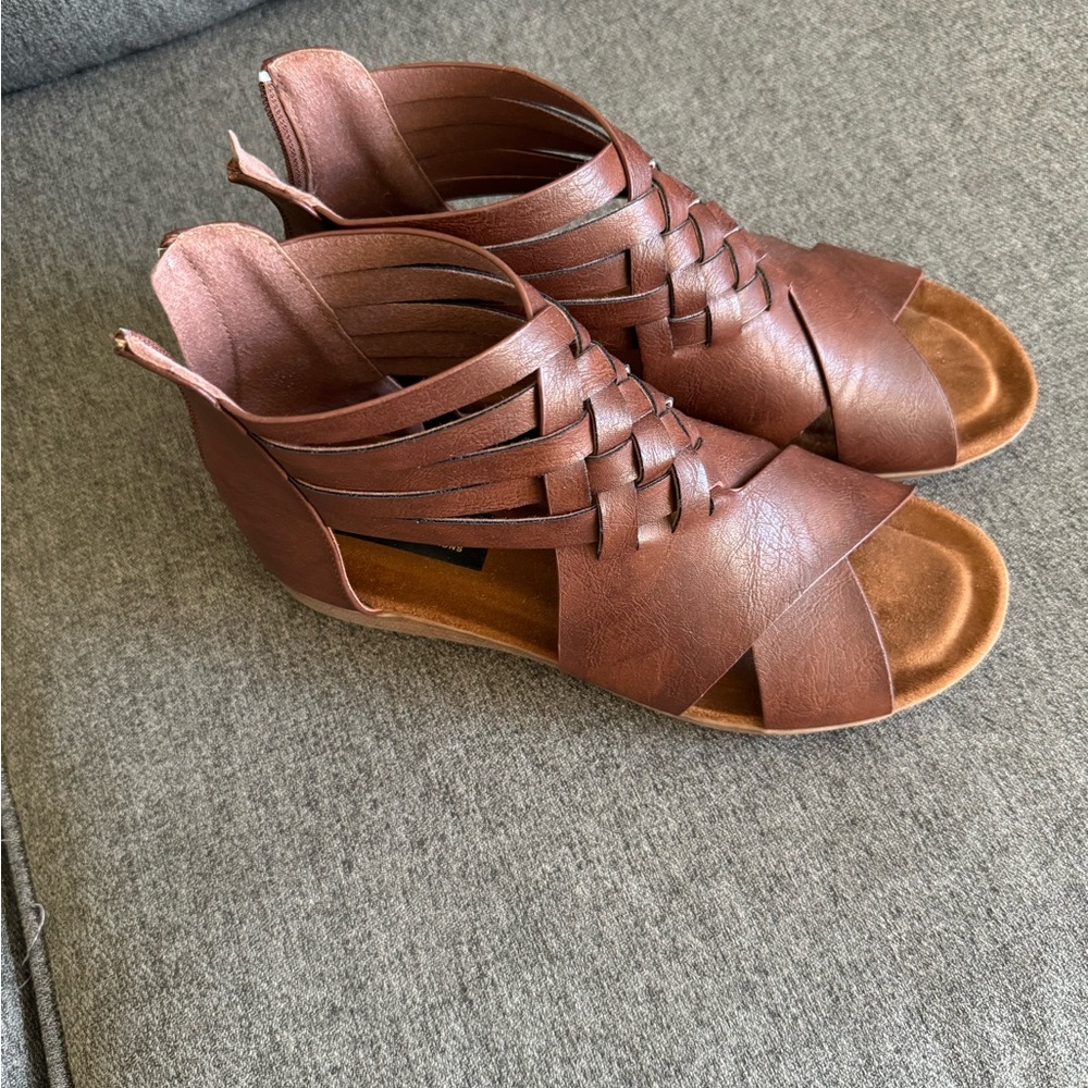 Natural Reflections Sierree Sandals - Size 7